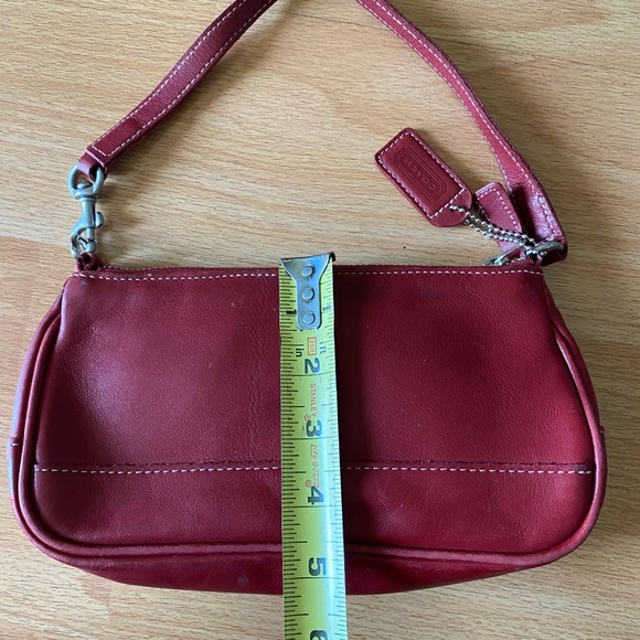 Red wristlet/bag - Picture 6 of 9